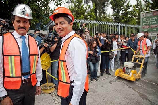 Edil de Puebla y rector inician obras en el área de salud de la BUAP