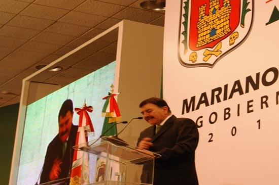 Mariano González Zarur rinde protesta como gobernador de Tlaxcala