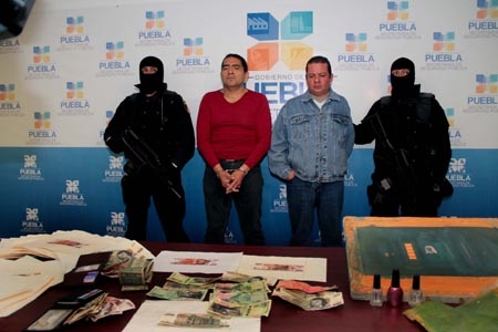 Caen falsificadores de billetes en Puebla