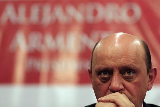 Lastiri defiende a Marín de embate de Meza
