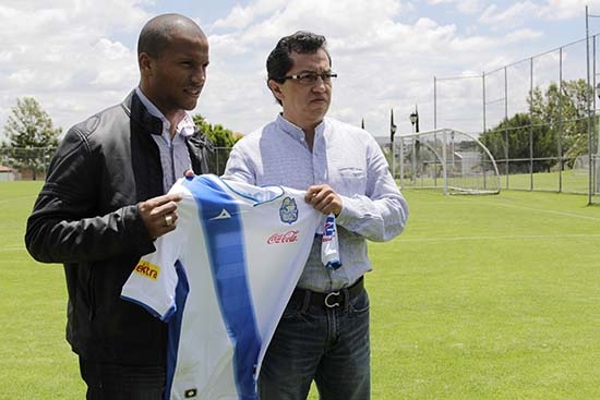 De Uruguay a Puebla: Carlos Sánchez fue presentado como último refuerzo de La Franja