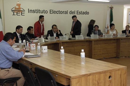 Este lunes concluye plazo para aspirantes al IEE