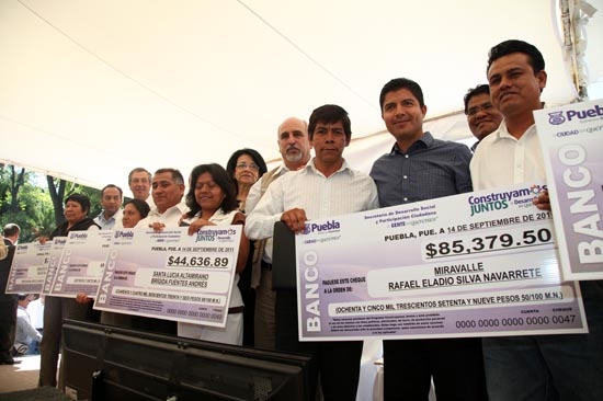 Rivera entrega 4 mdp del programa Construyamos Juntos