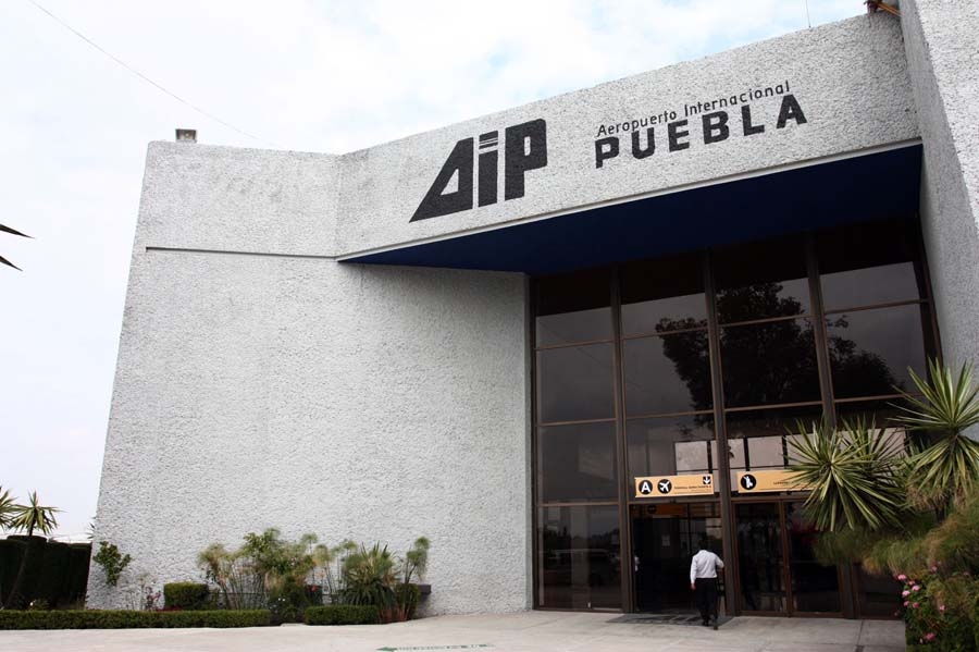 Cancelación de vuelos afecta agencias de viajes y hoteles en Puebla