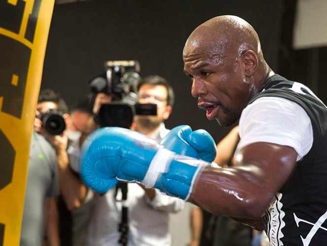 Floyd Mayweather Jr. es acusado de golpear a su ex novia