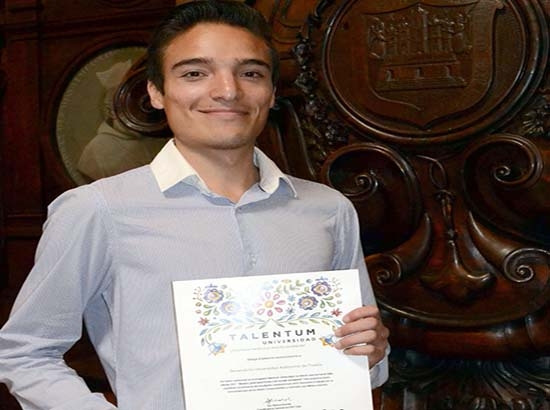 Egresado de la BUAP, embajador del programa Talentum-Universidad