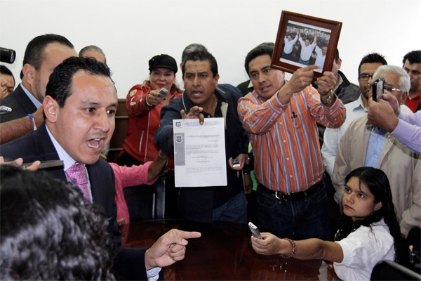 Iván Galindo becario de Pacheco, denuncia nuevo líder sindical del ayuntamiento de Puebla