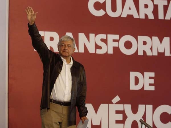 Emisión de facturas falsas también será delito grave: AMLO