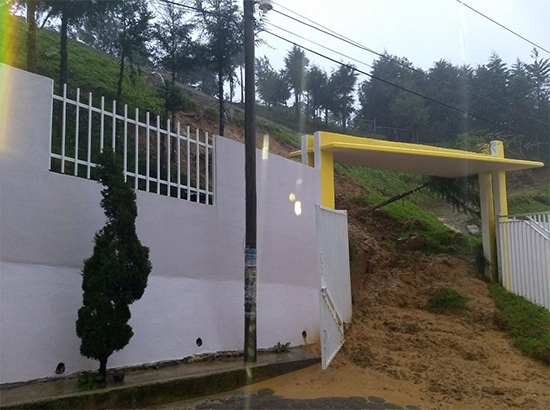 Ya son tres días de fuertes lluvias en Sierra Negra de Puebla