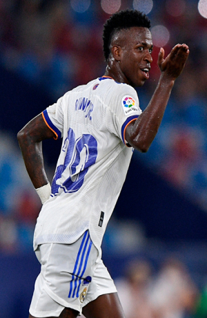 Real Madrid rescata empate 3-3 ante Levante