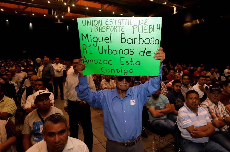 Aumento al pasaje se someterá a consulta, propone Barbosa
