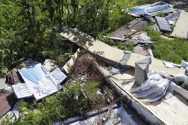 FOTOS: Tiradero de ataúdes alerta a vecinos de Santa Cruz Alpuyeca