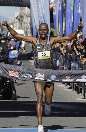 Kenia hace el 1-2-3 en el Maratón de Puebla 2021