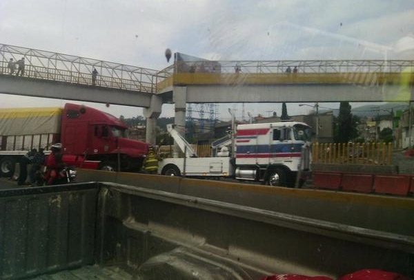 FOTOS: Accidentes desquician el tráfico en autopista México-Puebla
