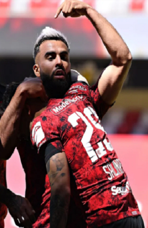 Toluca derrota a Pumas con polémico gol anulado a los universitarios
