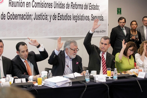 Aprueban en comisiones nuevas leyes electoral y de partidos