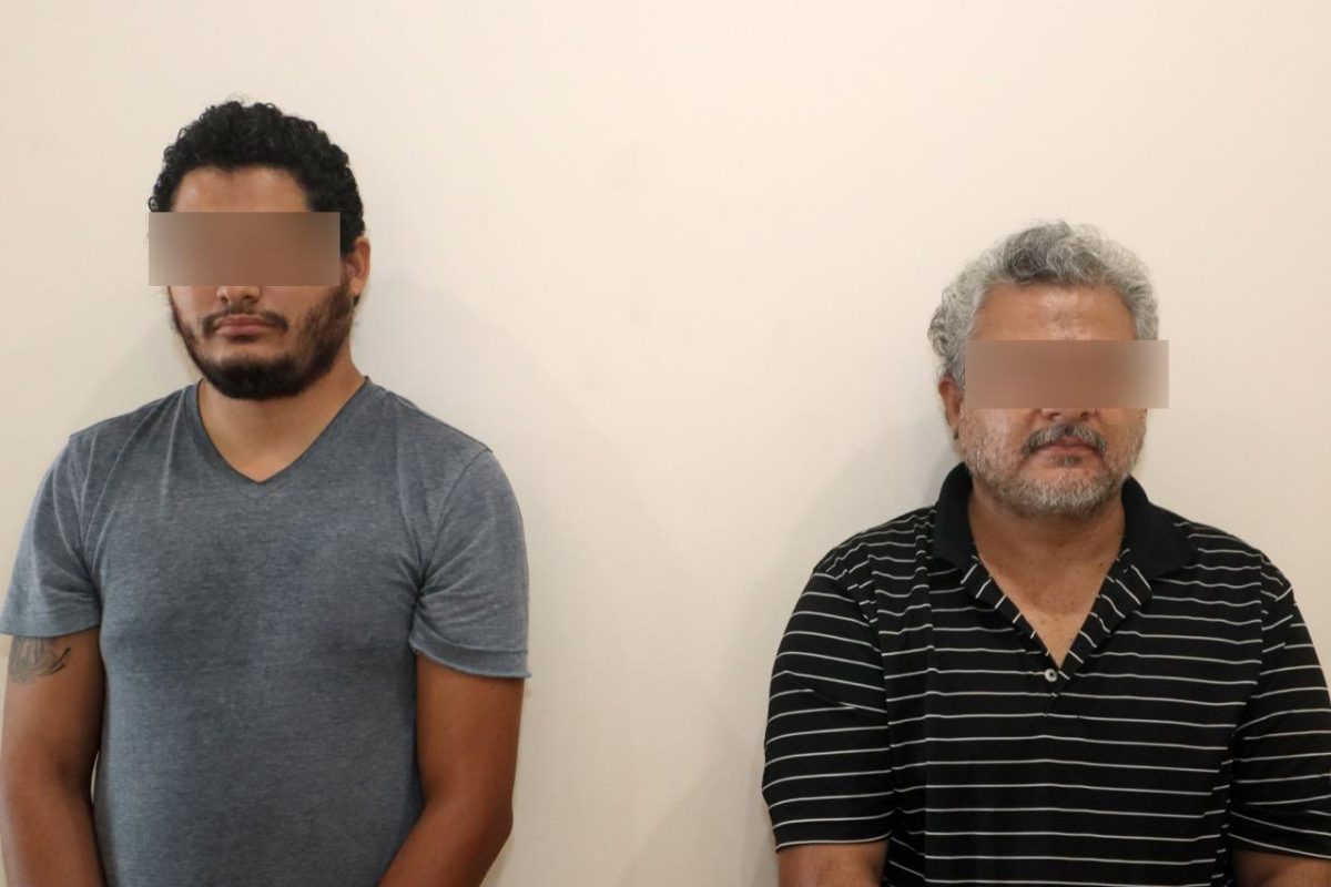 Pareja es detenida en Puebla por vender certificados escolares falsos