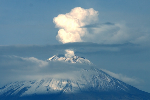 Popocatépetl registra 17 exhalaciones de baja intensidad