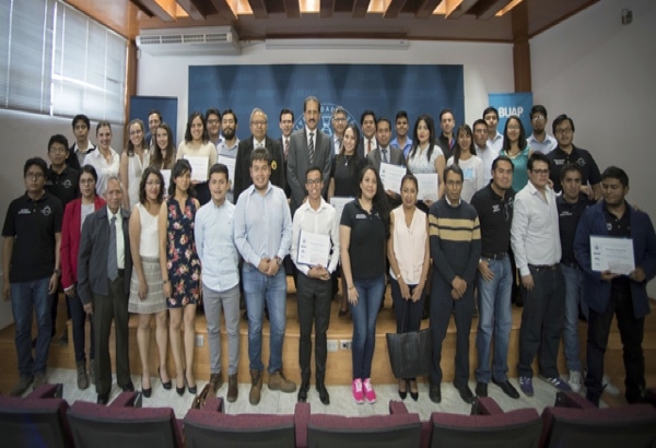 Rector de la BUAP reconoce a ganadores del IV Concurso Estudiantil “Prototipos de Innovación Tecnológica”