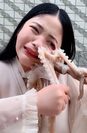 Youtuber coreana se comió un pulpo vivo, pero…