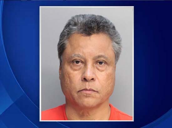 Detienen a ex policía por posesión de pornografía infantil en Miami
