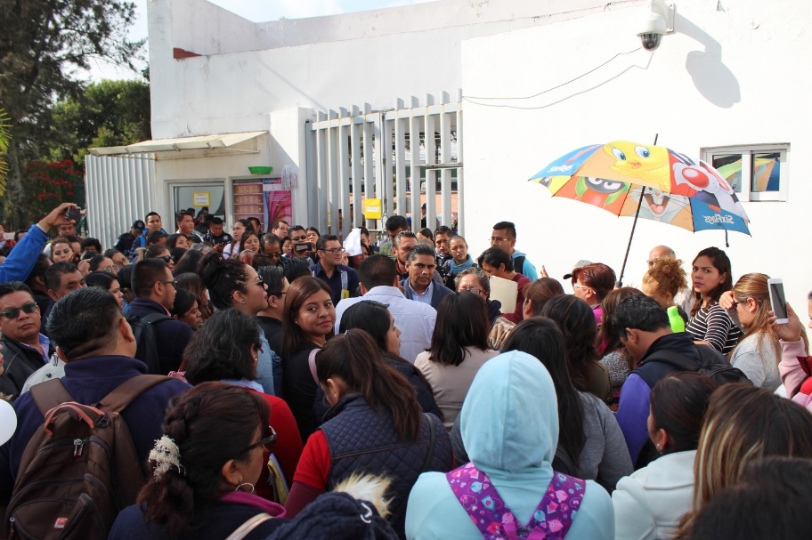 Docentes federales protestan otra vez por falta de pago en la SEP