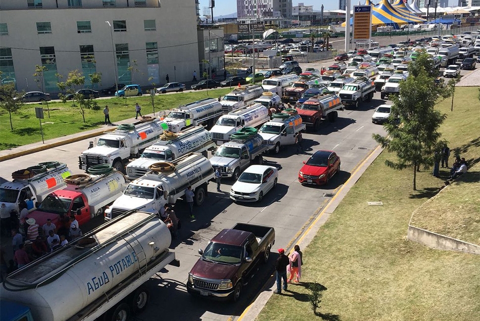 Piperos generan caos vial en Puebla por robo de unidades a manos de huachicoleros