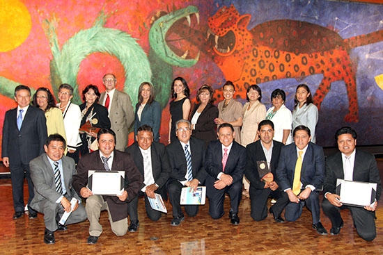 Contaduría Pública de la BUAP recibe acreditación internacional