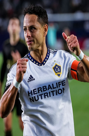 Chicharito confirma que tuvo acercamiento con la selección mexicana