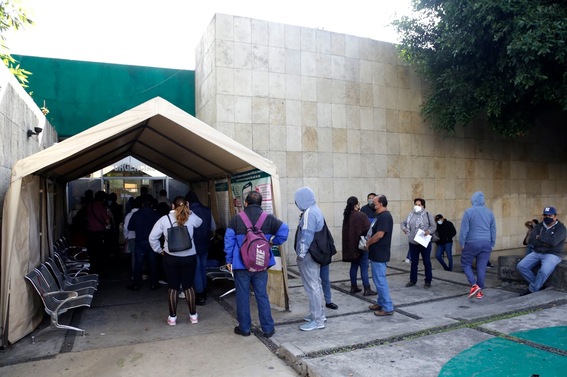 Casi 800 contagios COVID en un día; más de 6 mil casos activos en Puebla