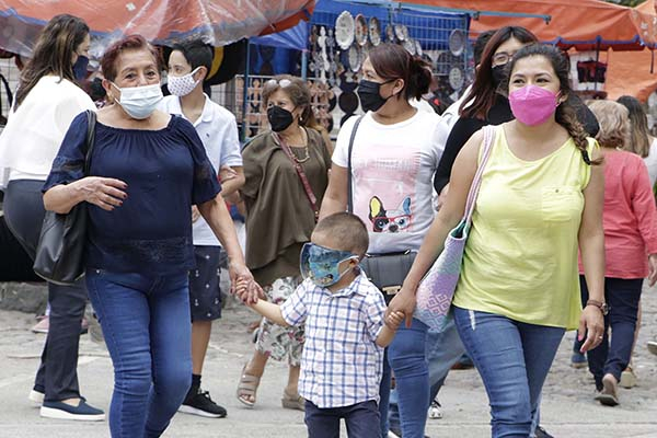 Arzobispo de Puebla pide valorar a las madres y defender la vida
