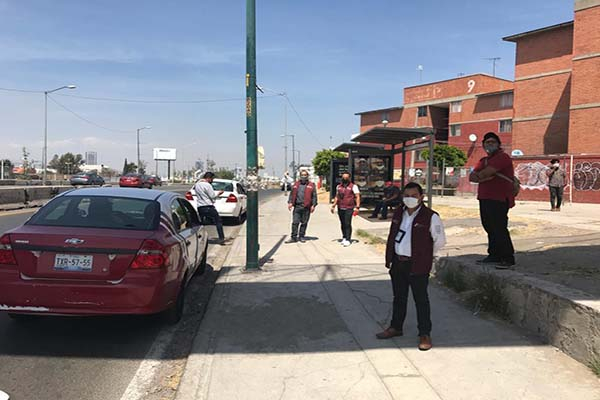 SMT manda al corralón a taxis pirata en operativo en Izúcar y Cholula