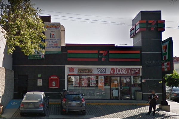 Asaltaron tienda Seven Eleven de la Avenida Juárez