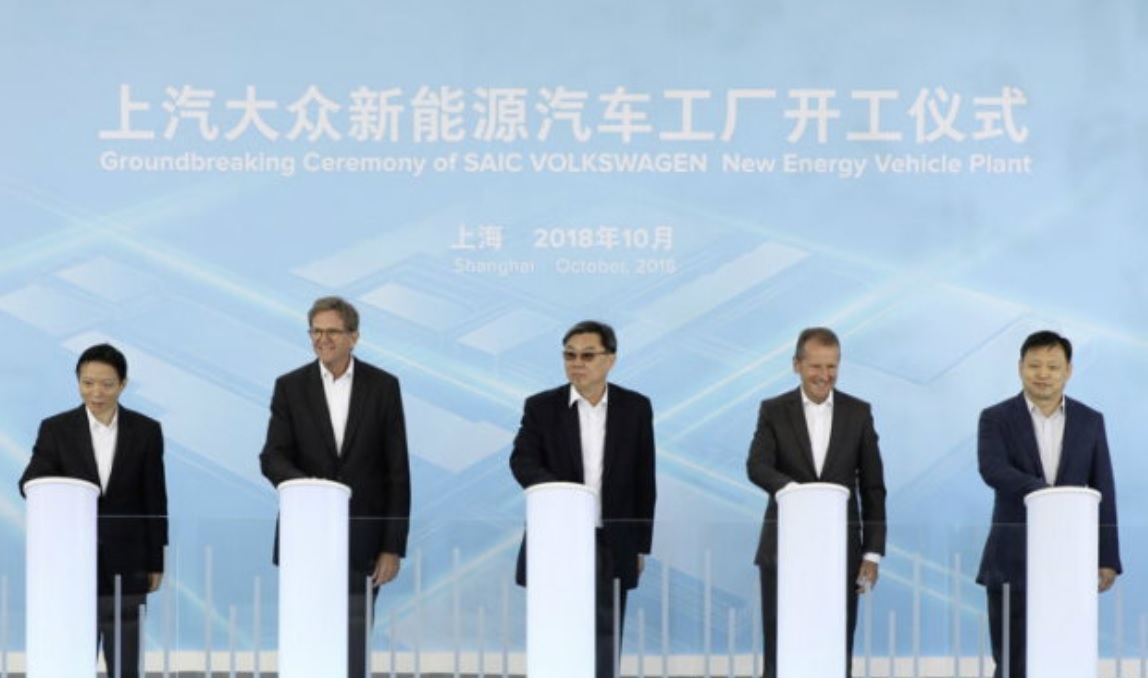 Volkswagen inicia construcción de su primera fábrica de vehículos eléctricos en China