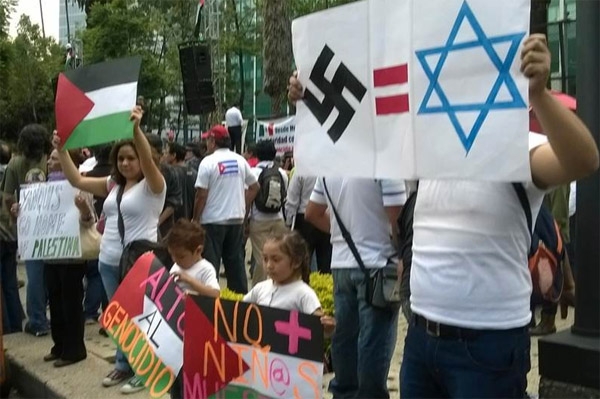 Protestan contra ataques en Gaza en la Embajada de EU en México