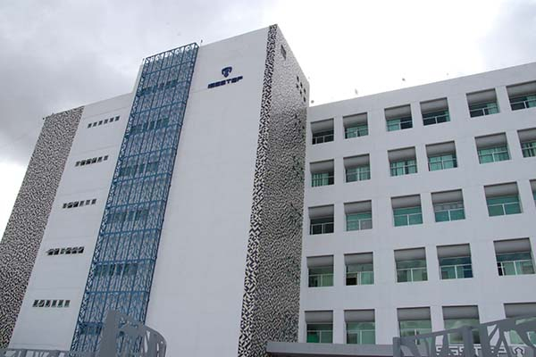 ISSSTEP: sólo servicio de urgencias y hospitalización los días 14 y 15 de abril