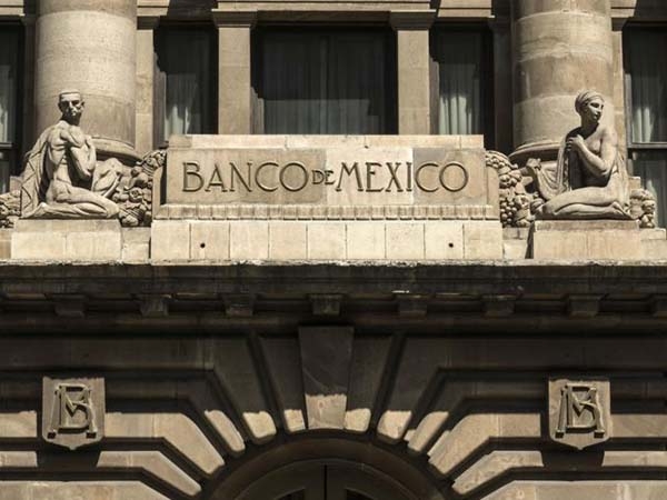 Con AMLO, recuperación de economía tardará: Banxico