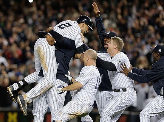 Jeter da triunfo a Yanquis en su despedida de NY