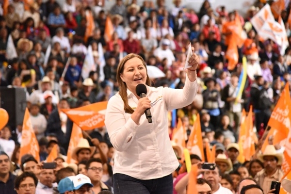 Martha Erika fortalecerá economía de la Sierra Norte