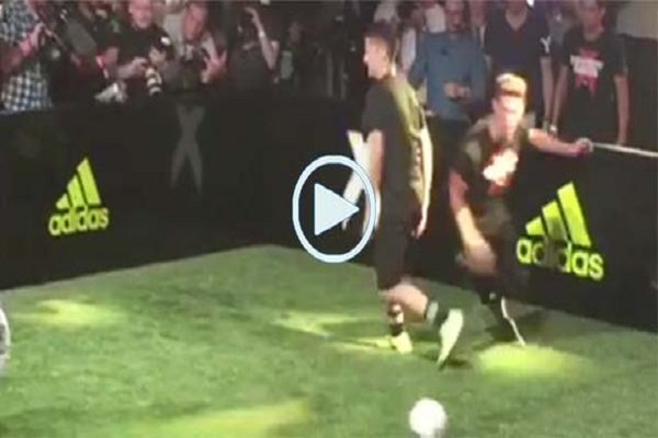 VIDEO: Zinedine y Enzo Zidane derrochan magia en freestyle