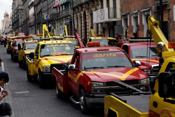 Entran en vigor nuevas reglas para grúas en Puebla