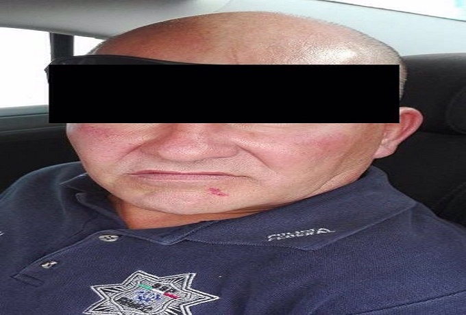 Se hizo pasar como policía y robó dos pantallas de supermercado en Puebla
