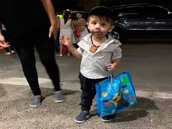 Polémica por niños disfrazados de narcos para Halloween en México