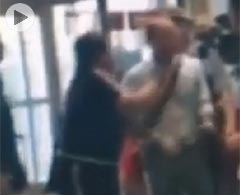 VIDEO: Difunden momento de la agresión del Piojo a Martinoli y su hija a Luis García
