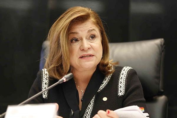 Asaltaron casa de hija de ex titular de la PGR Arely Gómez