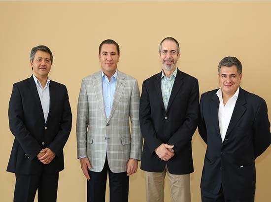 Moreno Valle revisa proyectos de inversión de Granjas Carroll en Puebla