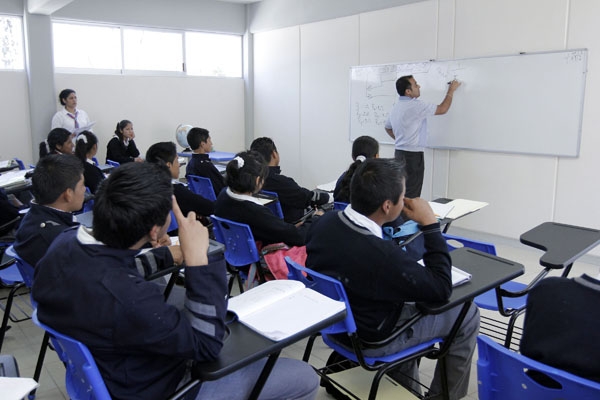 Estudiante mata a balazos a compañero de secundaria en Edomex