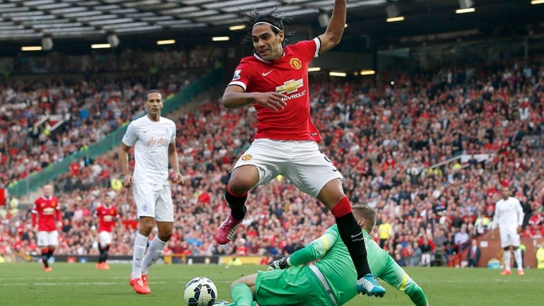 Manchester United goleó con gran actuación de Ángel Di María