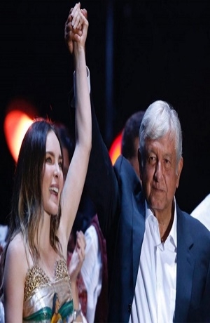 Belinda celebró el triunfo de AMLO