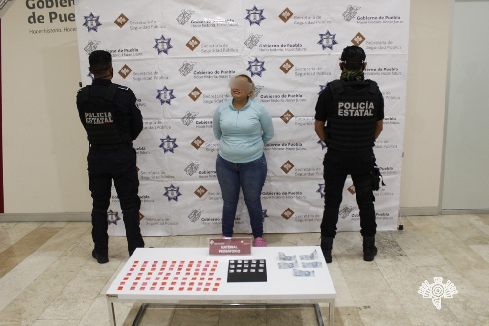 SSP Puebla detiene a hermana de “La Patrona” con más de 80 dosis de drogas
